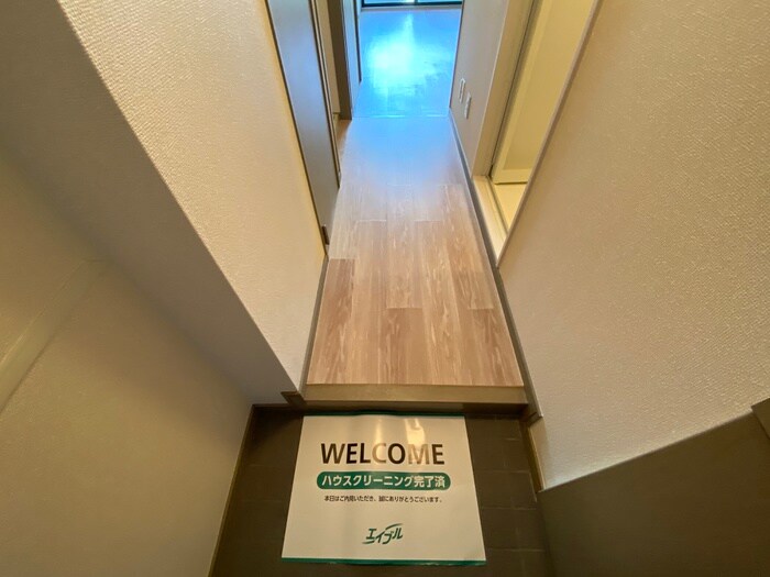 物件内観写真7　(玄関)