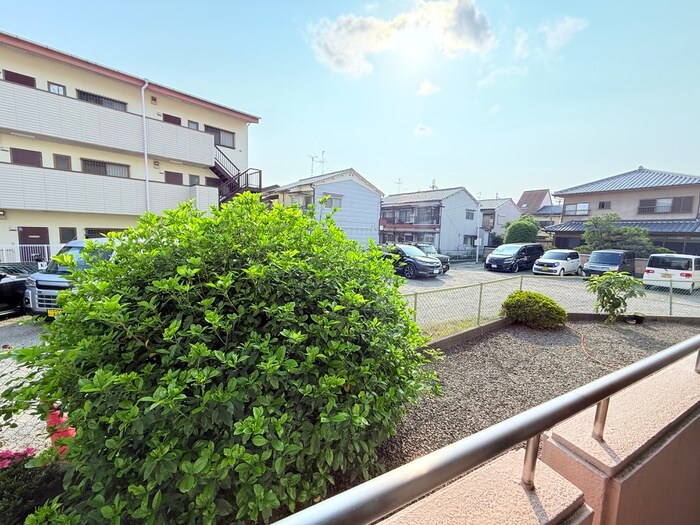 物件内観写真15　(室内からの展望)