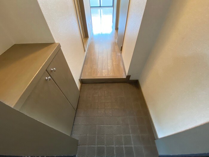 物件内観写真15　(玄関)