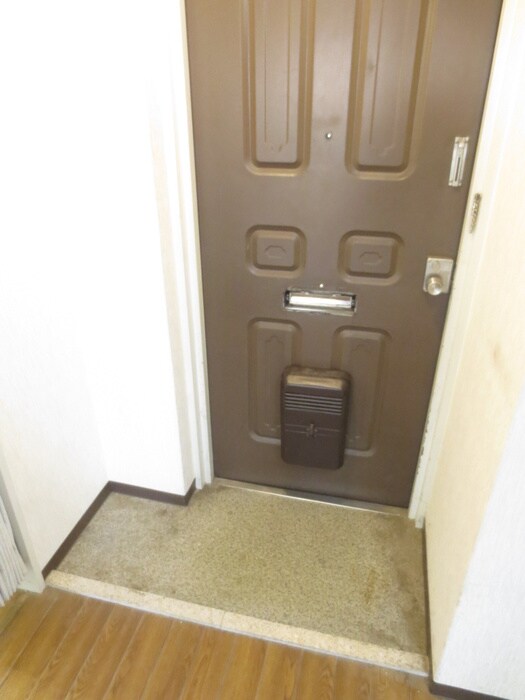 物件内観写真16　(玄関)