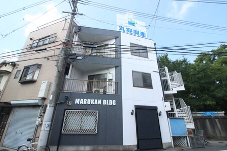 丸完ビル外観写真