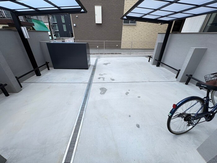 物件外観写真4　(駐輪場)