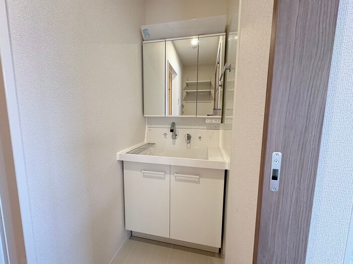 物件内観写真11　(洗面)