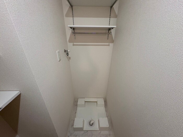 物件内観写真12　(洗濯機置場)