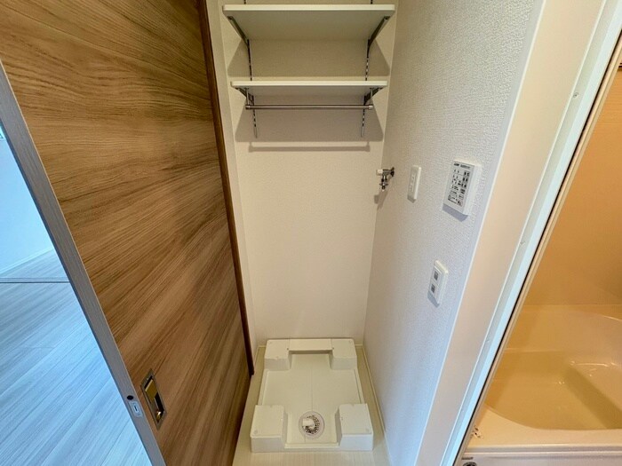 物件内観写真12　(洗濯機置場)