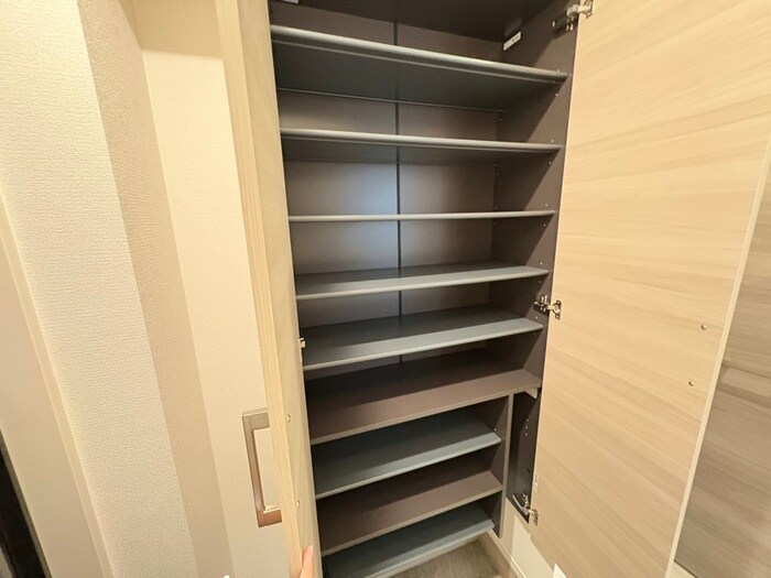 物件内観写真18　(靴箱)