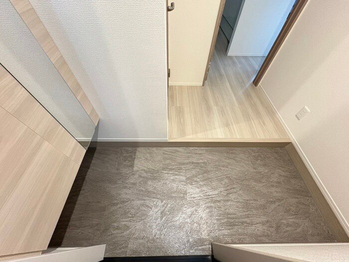 物件内観写真18　(玄関)