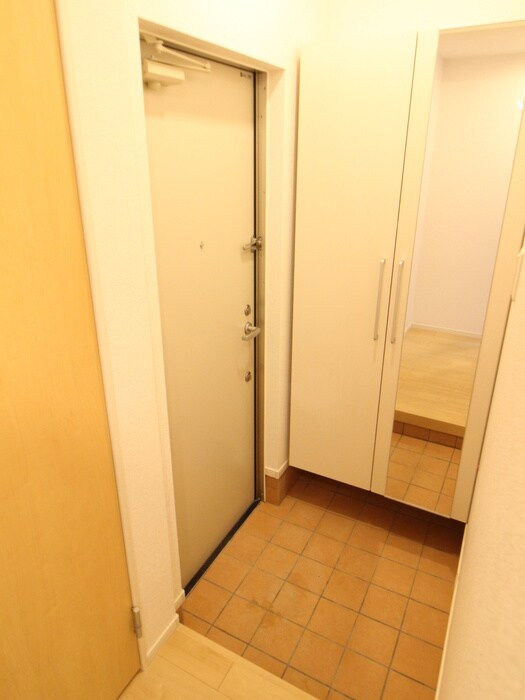 物件内観写真5　(玄関)
