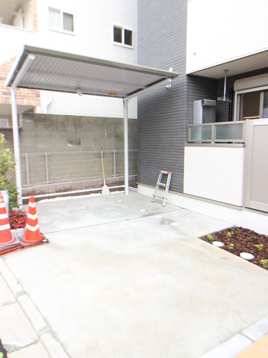 物件外観写真4　(駐輪場)