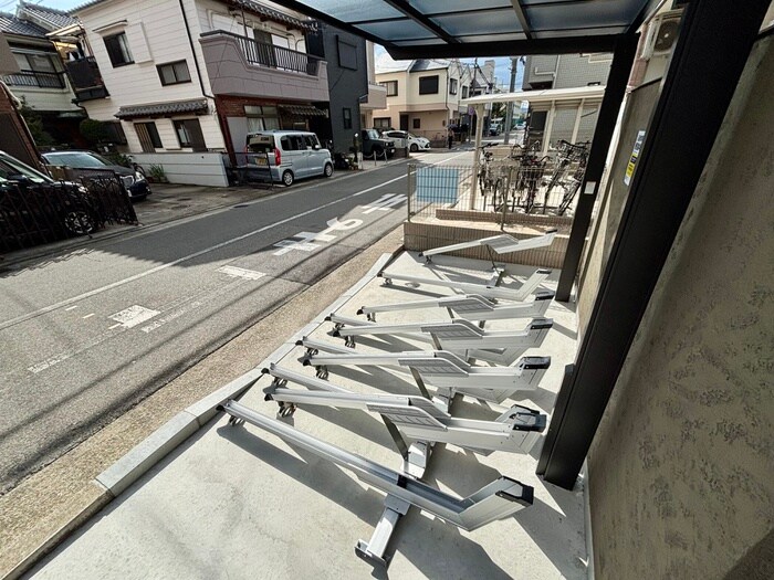 物件外観写真4　(駐輪場)