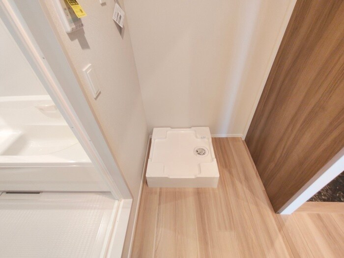 物件内観写真12　(洗濯機置場)