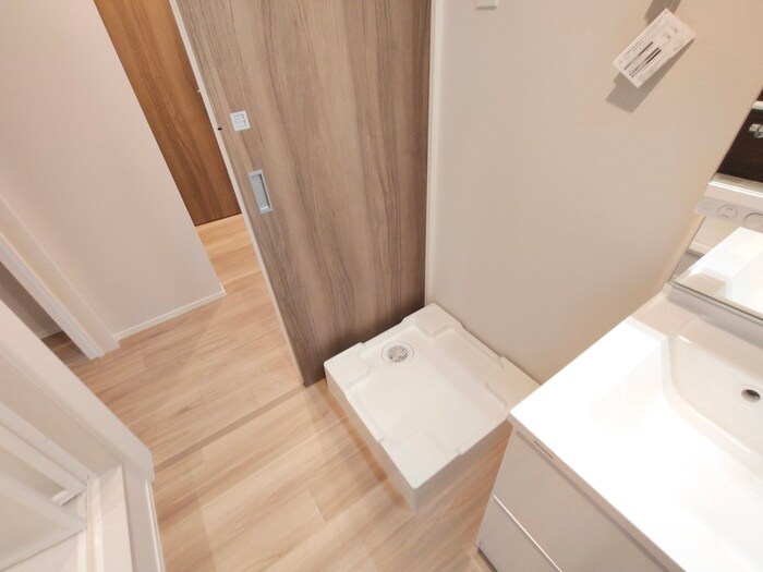 物件内観写真13　(洗濯機置場)