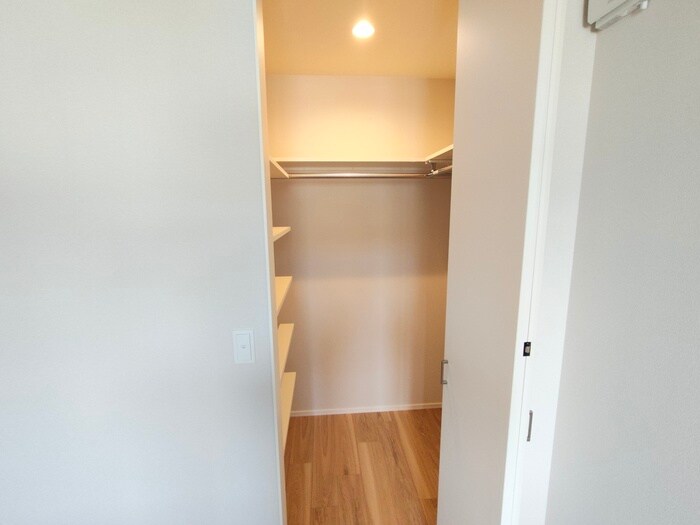 物件内観写真16　(収納)