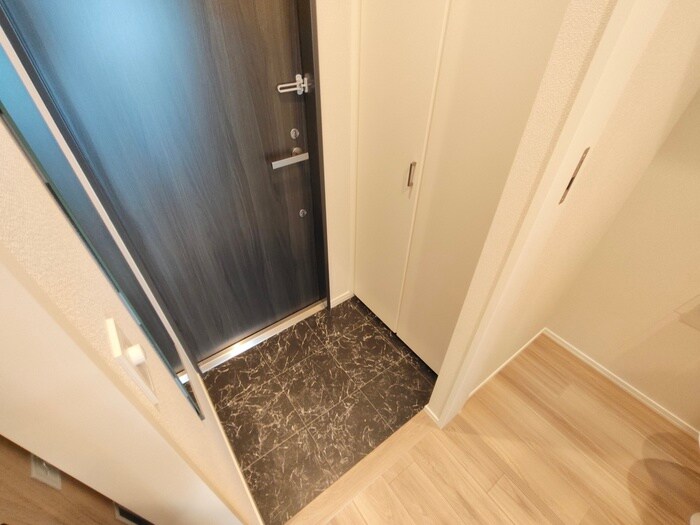 物件内観写真18　(玄関)