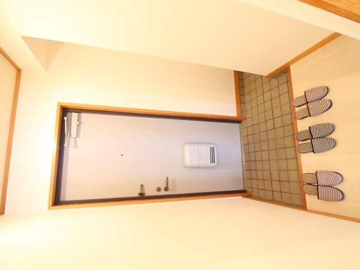 物件内観写真18　(玄関)
