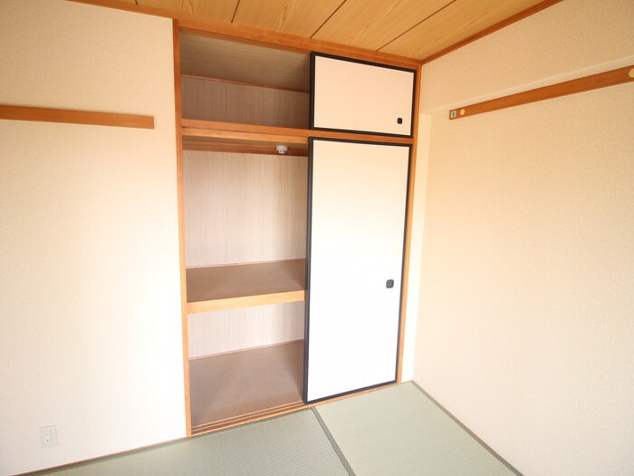 物件内観写真15　(収納)
