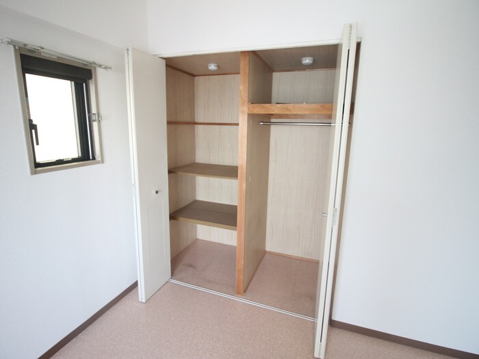 物件内観写真16　(収納)