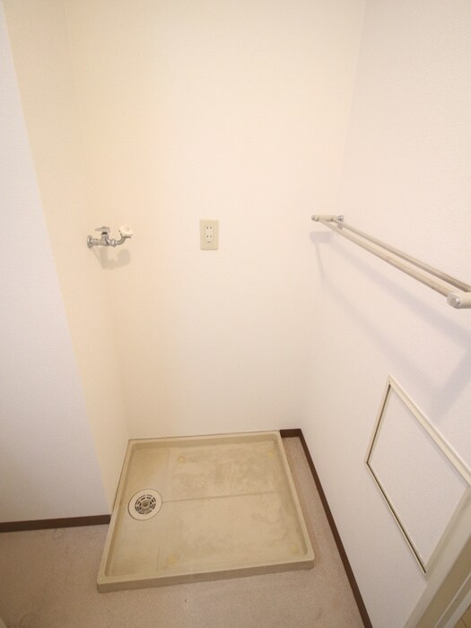 物件内観写真20　(洗濯機置場)