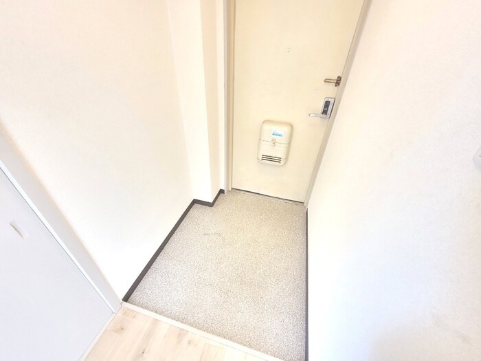 物件内観写真15　(玄関)
