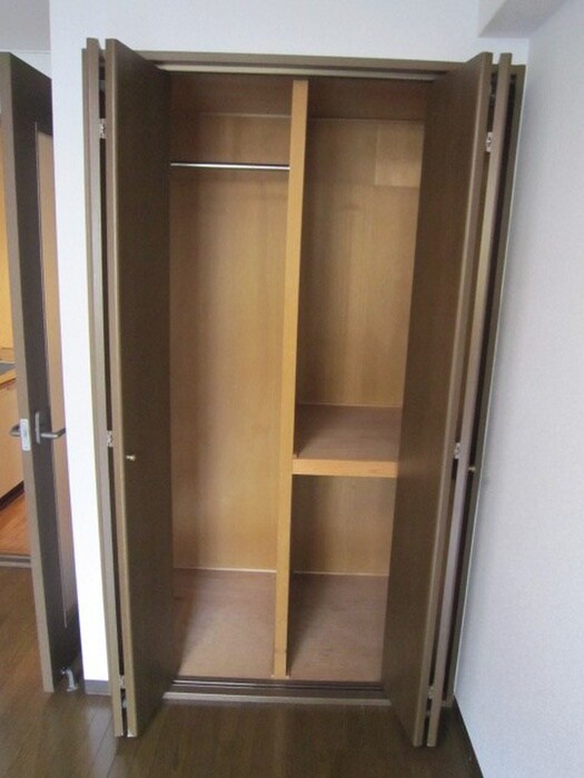 物件内観写真12　(収納)