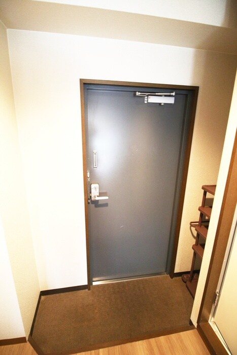 物件内観写真14　(玄関)