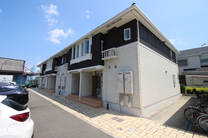 物件外観写真1　(外観写真)