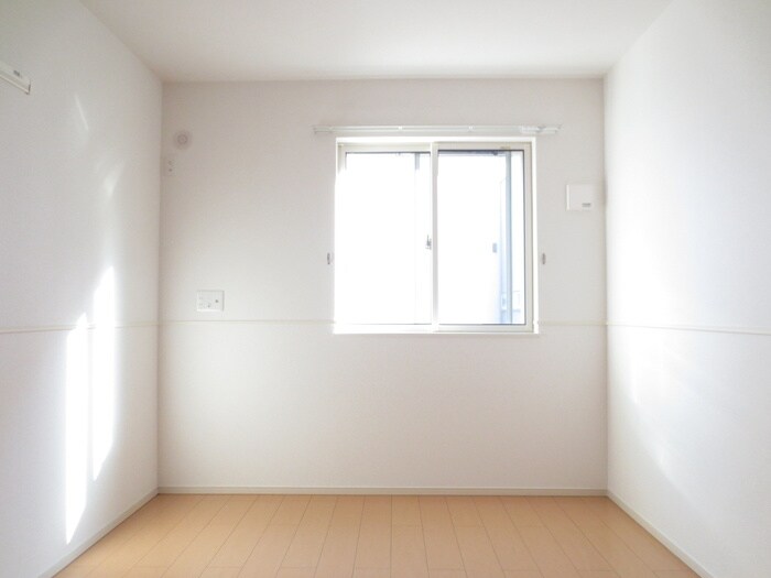 物件内観写真18　(居室)