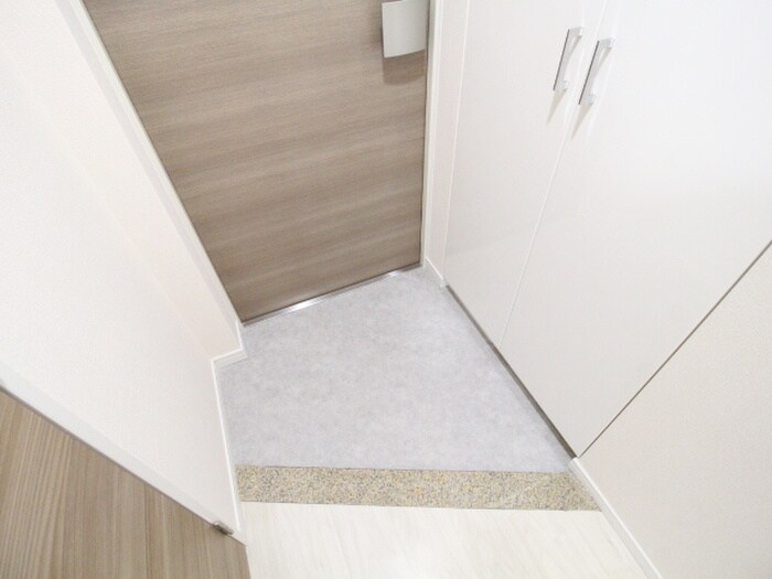 物件内観写真15　(玄関)