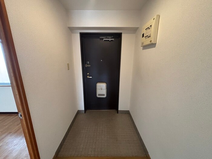 物件内観写真17　(玄関)