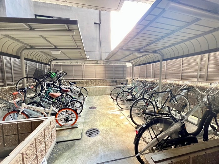 物件外観写真5　(駐輪場)