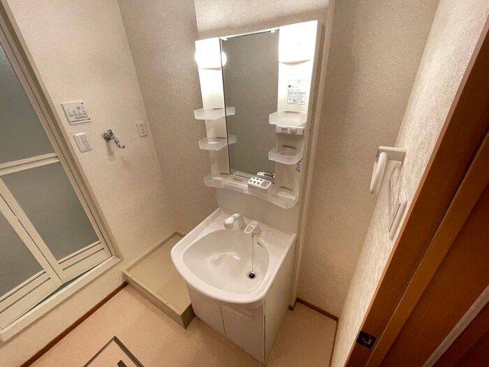 物件内観写真11　(洗面)