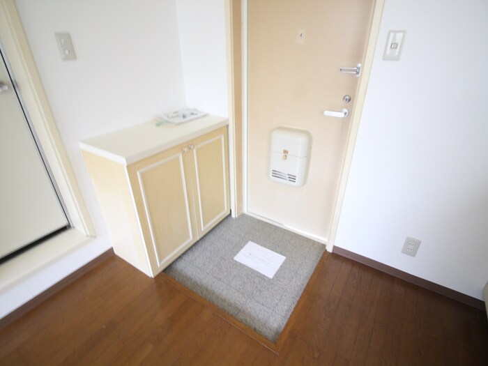 物件内観写真13　(玄関)