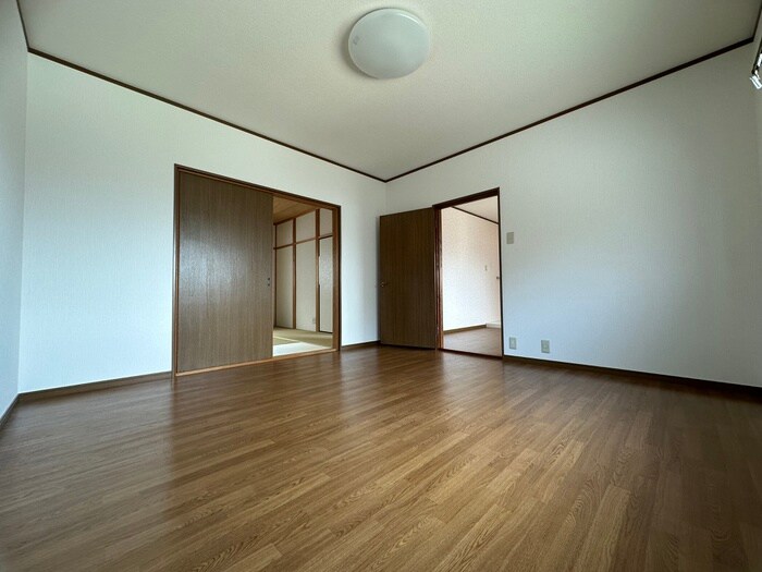 物件内観写真12　(居室)