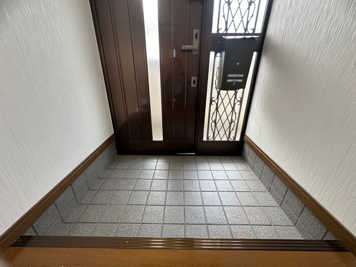 物件内観写真17　(玄関)