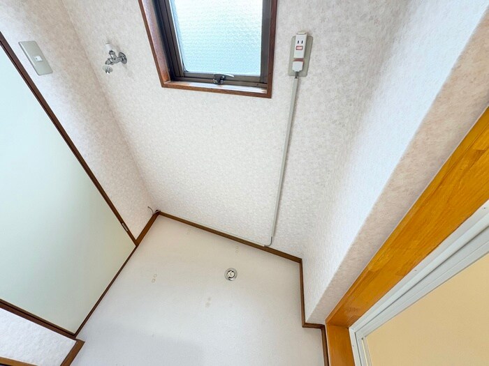 物件内観写真13　(洗濯機置場)