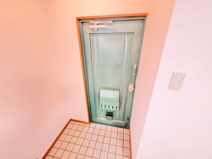 物件内観写真14　(玄関)