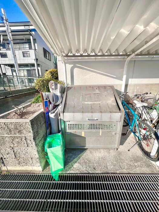 物件外観写真5　(駐輪場)