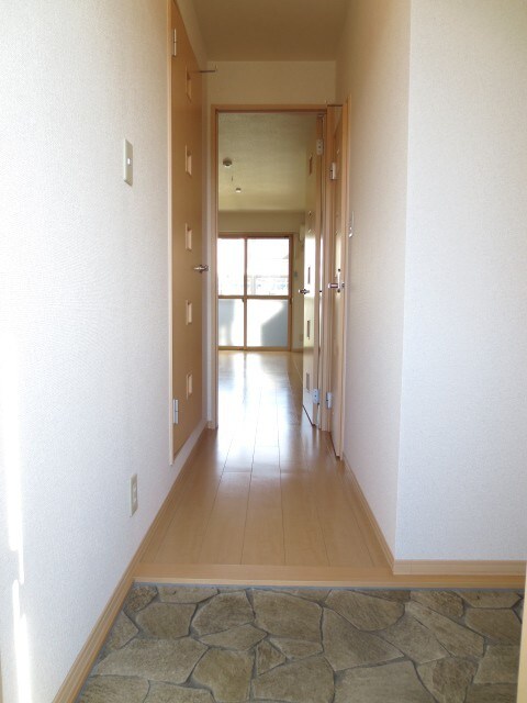 物件内観写真14　(玄関)