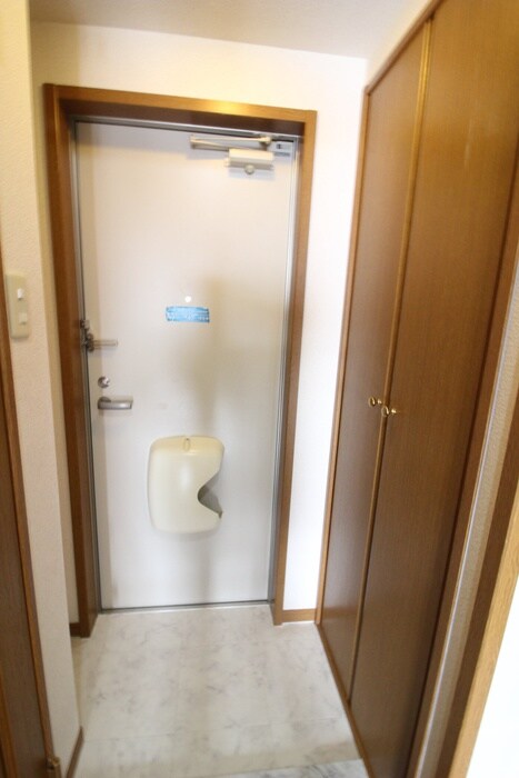 物件内観写真15　(玄関)