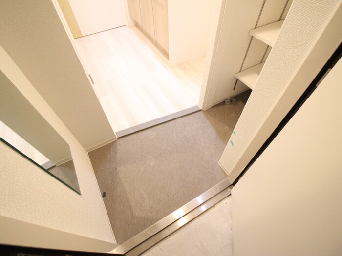物件内観写真17　(玄関)
