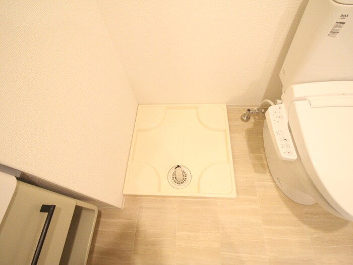 物件内観写真18　(洗濯機置場)