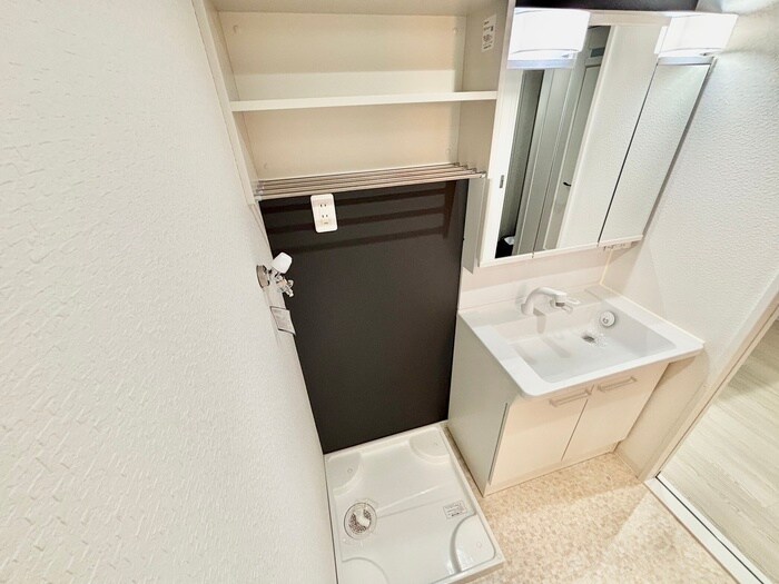 物件内観写真15　(洗濯機置場)