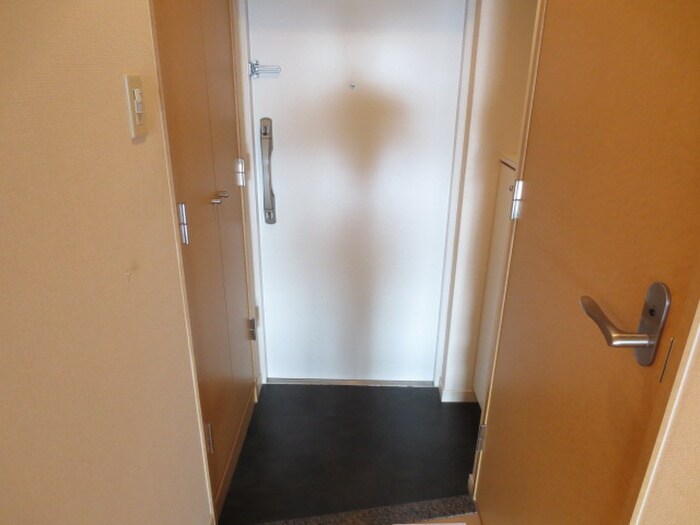 物件内観写真15　(玄関)