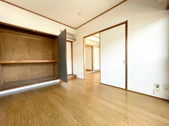 物件内観写真12　(収納)