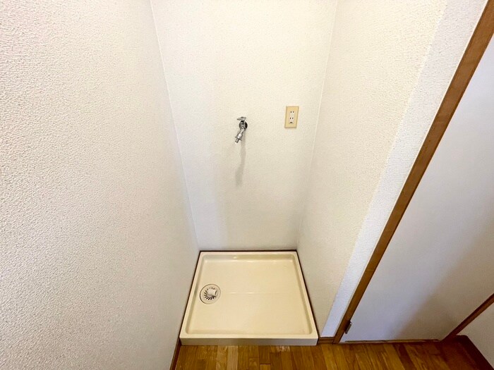 物件内観写真17　(洗濯機置場)