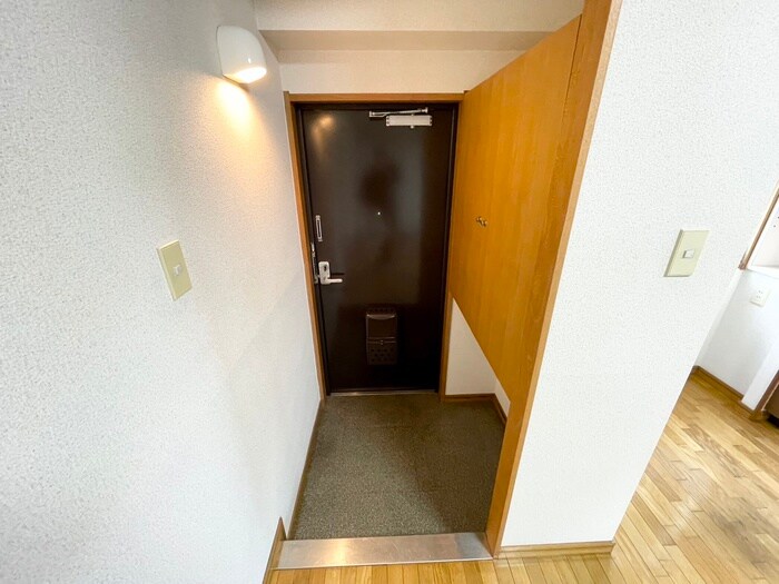 物件内観写真19　(玄関)