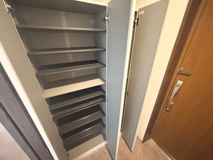 物件内観写真12　(靴箱)