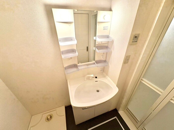 物件内観写真12　(洗面)