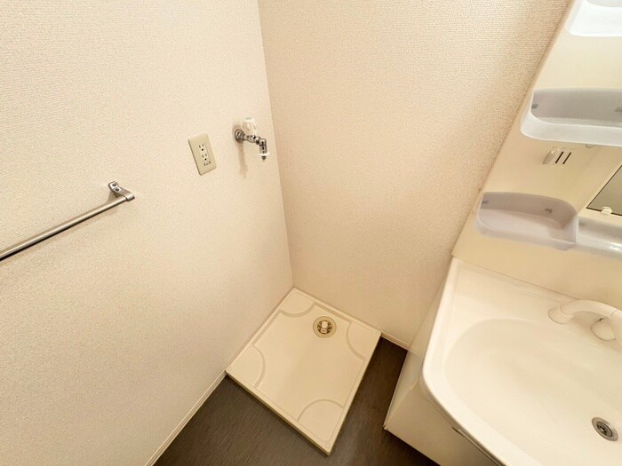 物件内観写真13　(洗濯機置場)