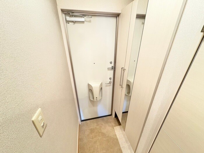物件内観写真14　(玄関)